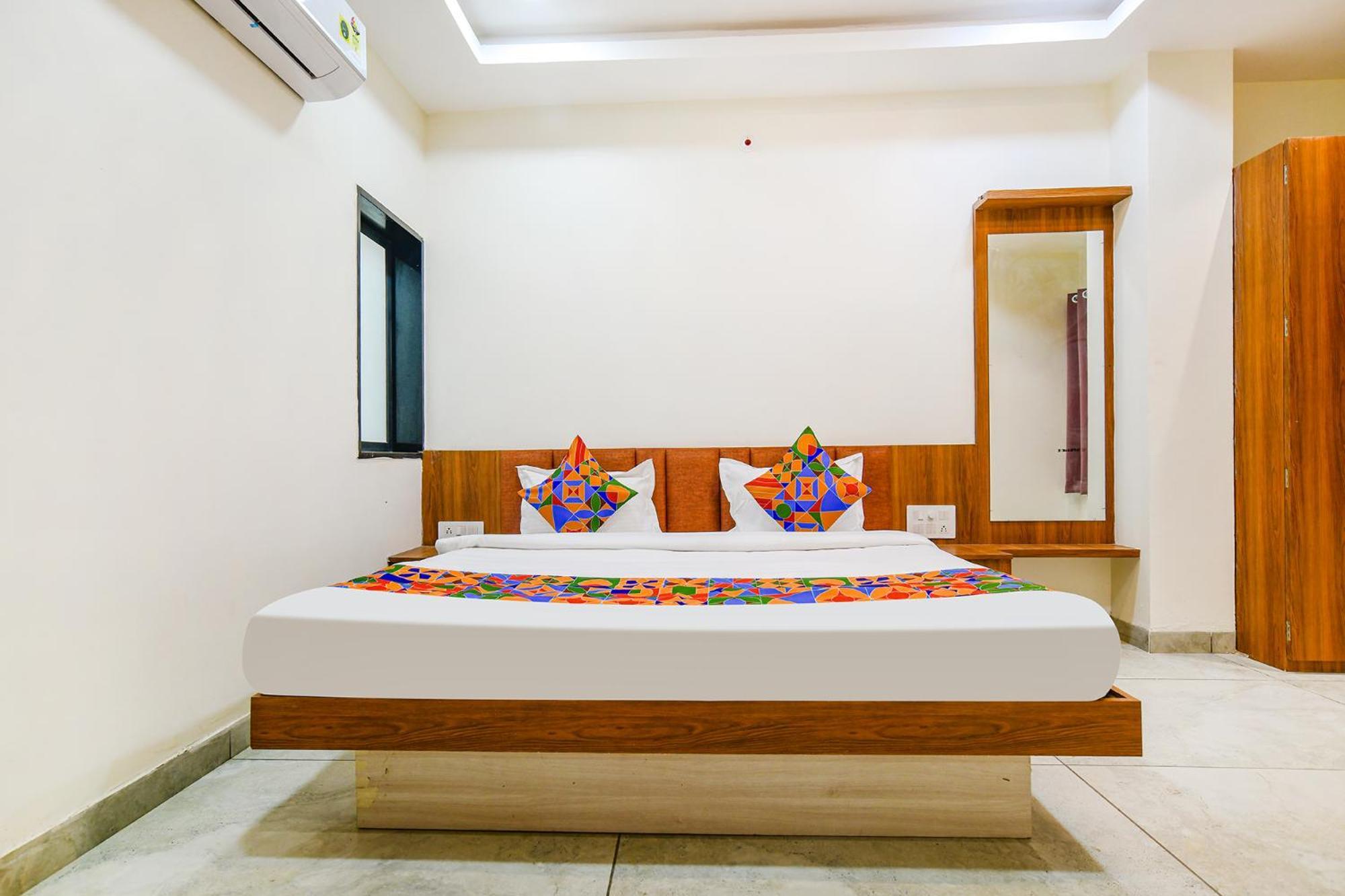 Fabhotel Shree Nakoda Paradise 우자인 외부 사진