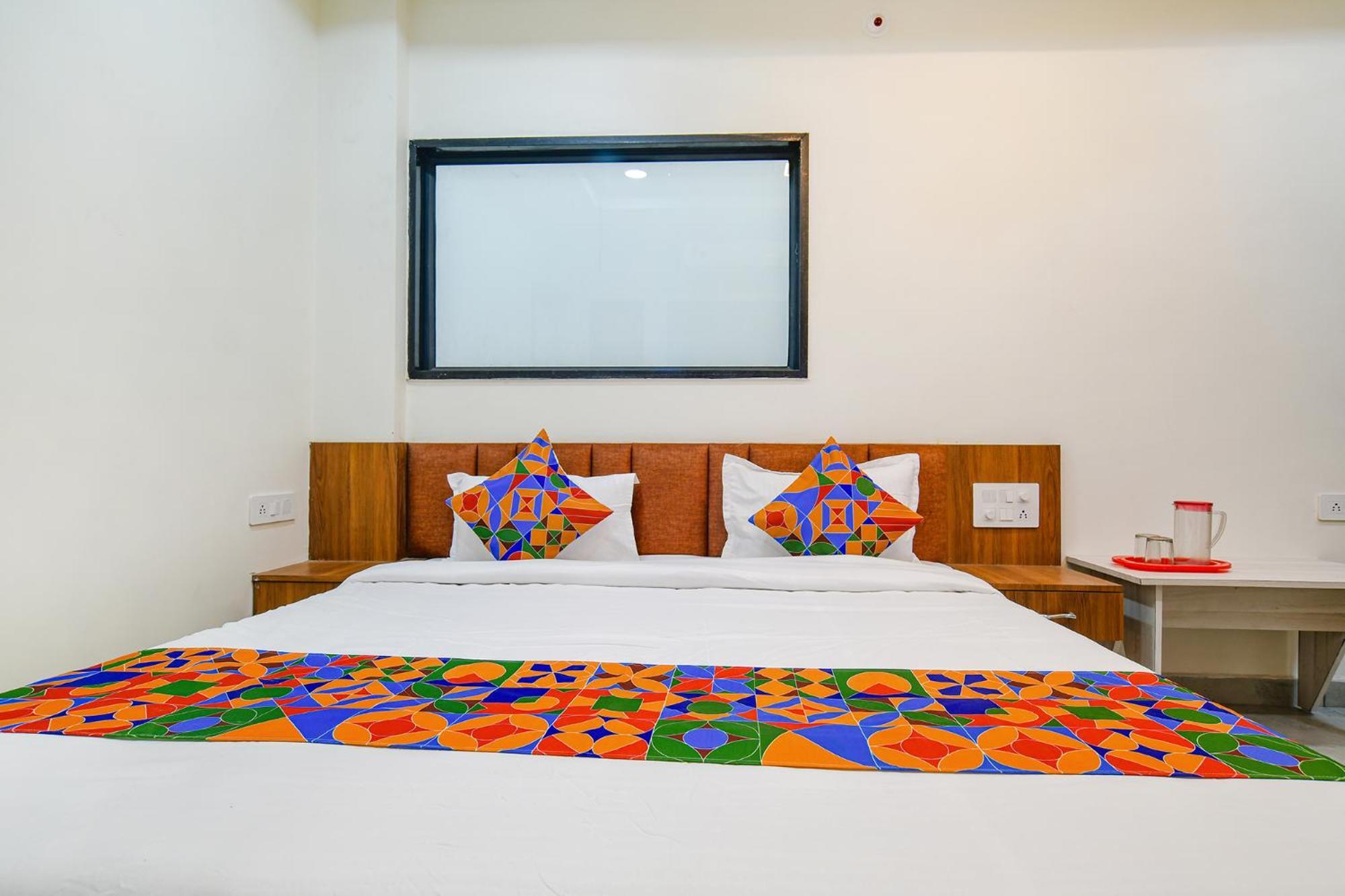 Fabhotel Shree Nakoda Paradise 우자인 외부 사진