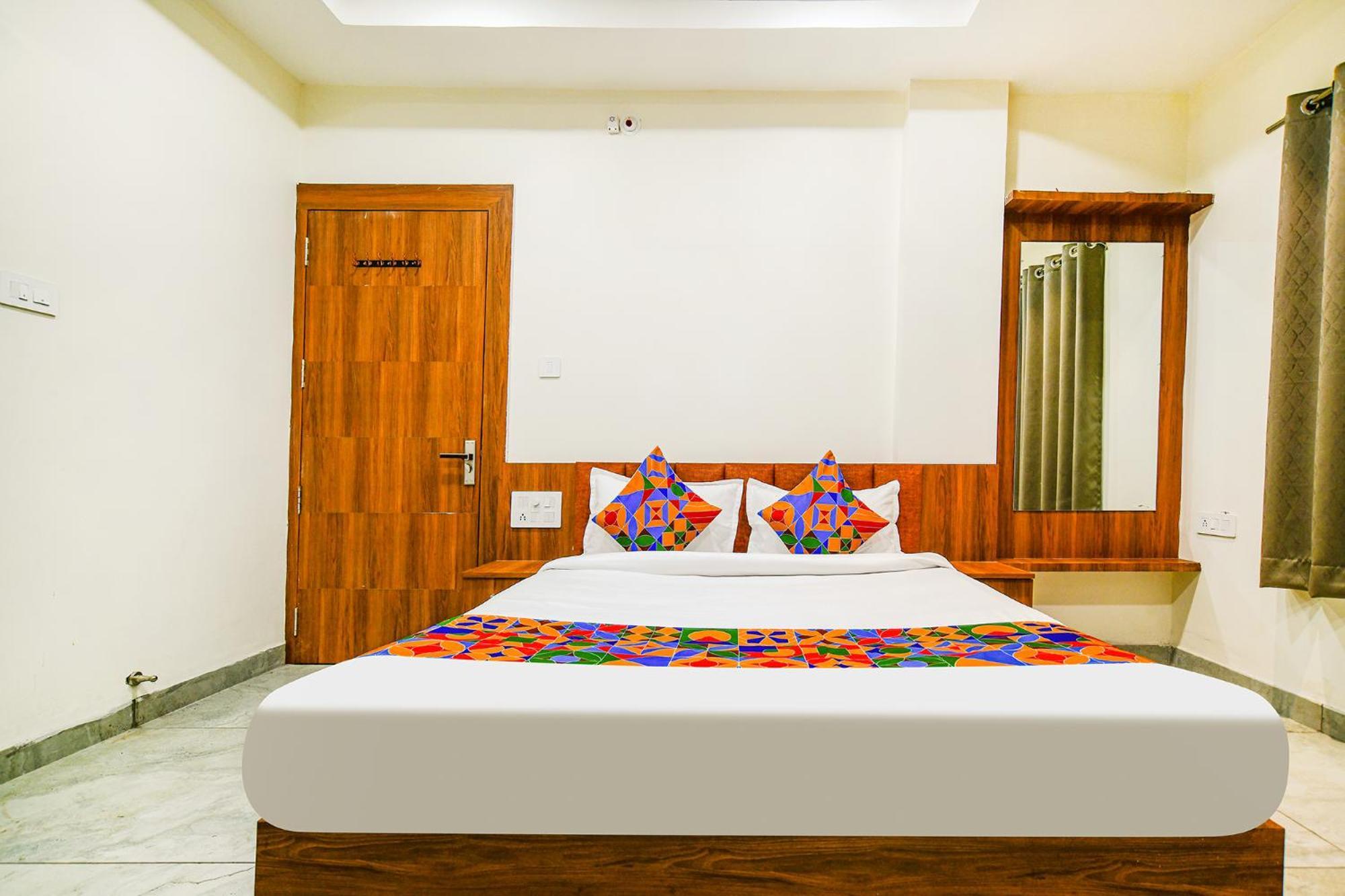 Fabhotel Shree Nakoda Paradise 우자인 외부 사진