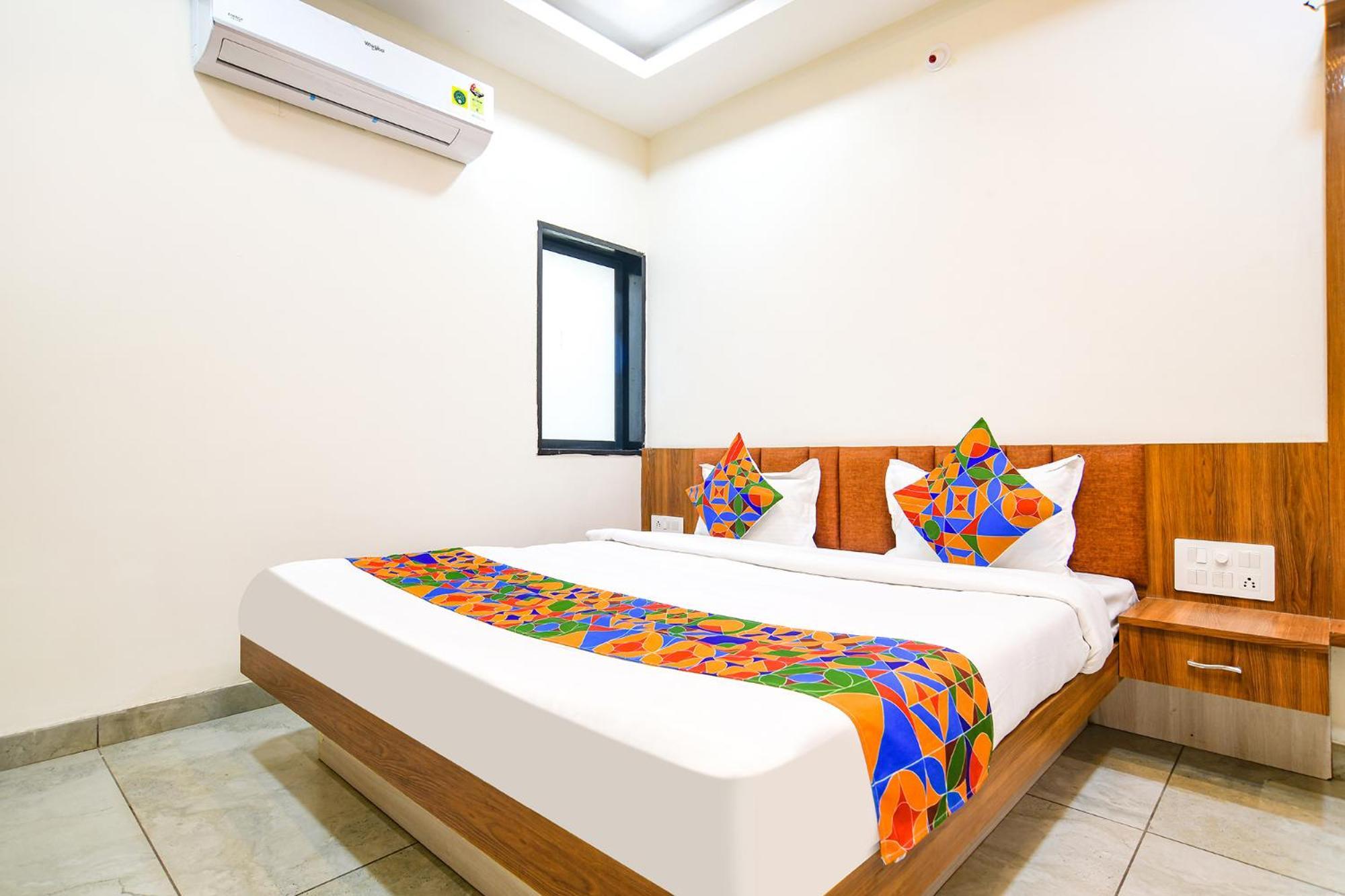 Fabhotel Shree Nakoda Paradise 우자인 외부 사진