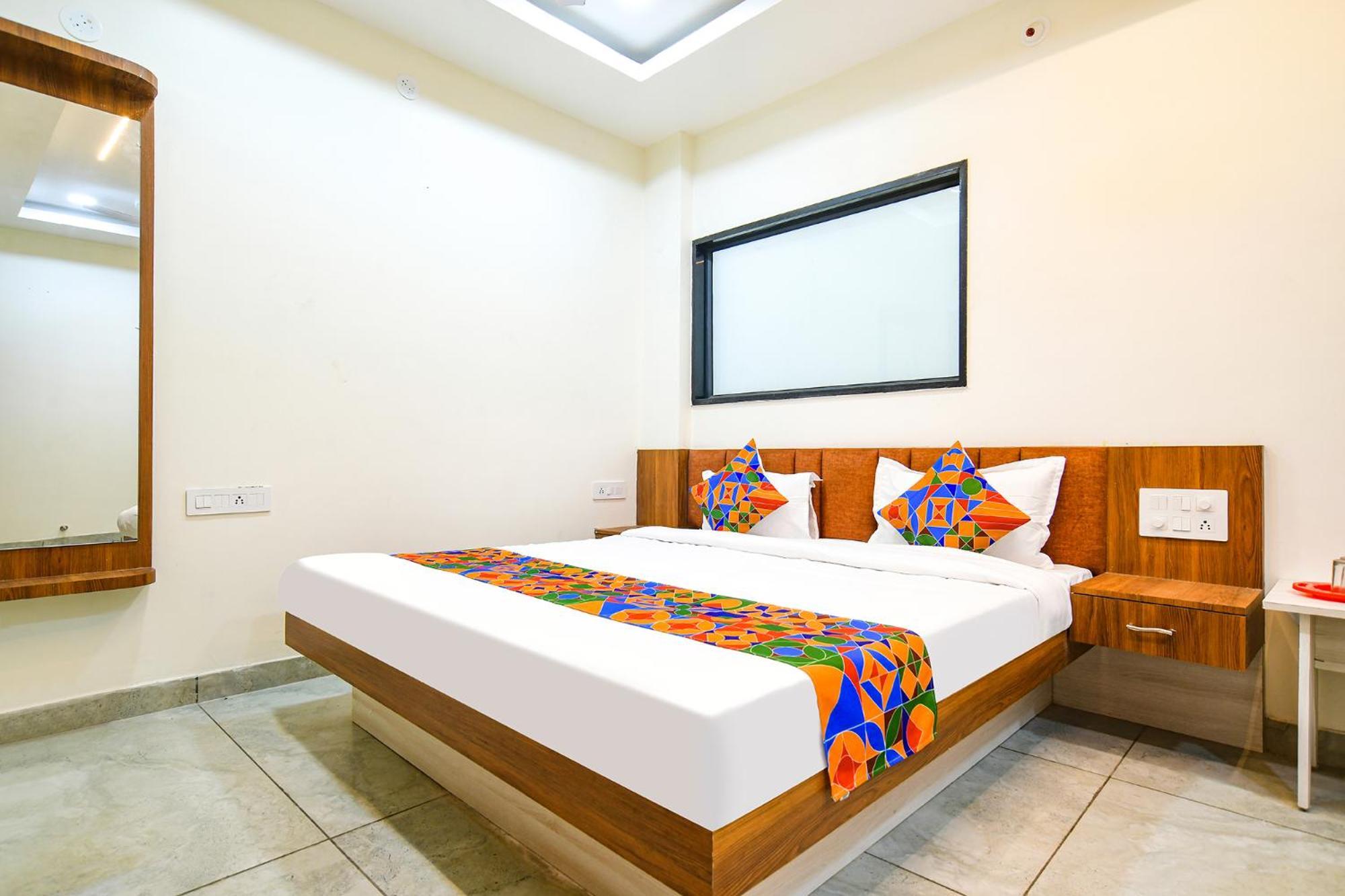 Fabhotel Shree Nakoda Paradise 우자인 외부 사진