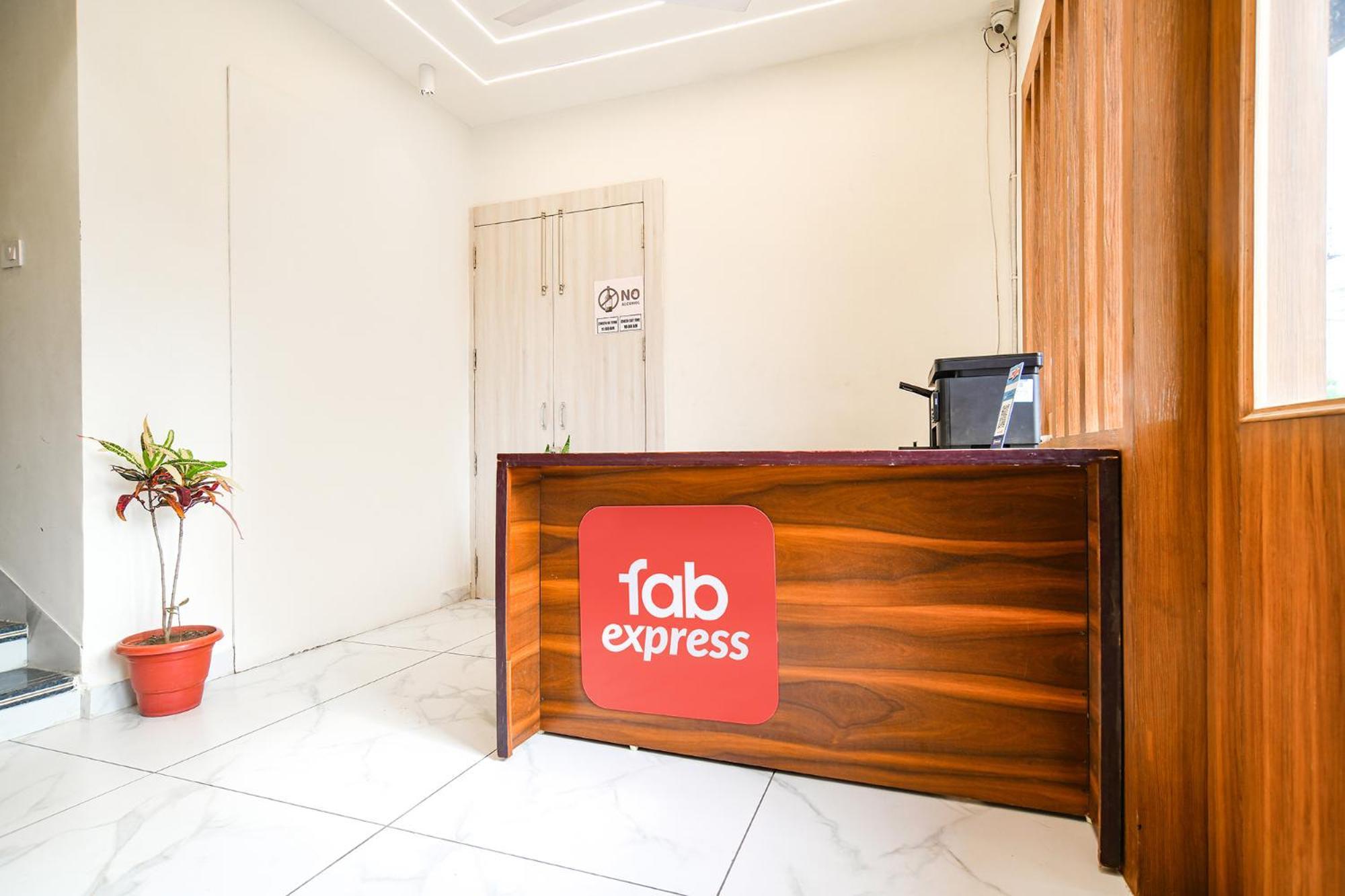 Fabhotel Shree Nakoda Paradise 우자인 외부 사진